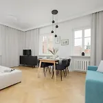 Charming Plac Zamkowy In Old Town By Renters