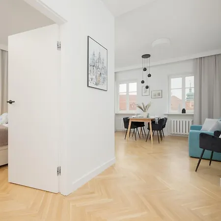 Charming Plac Zamkowy In Old Town By Renters * Warschau