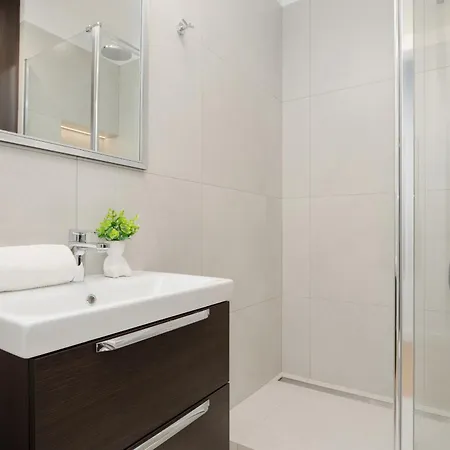 Charming Plac Zamkowy In Old Town By Renters *