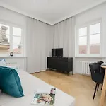 Charming Plac Zamkowy In Old Town By Renters Warszawa